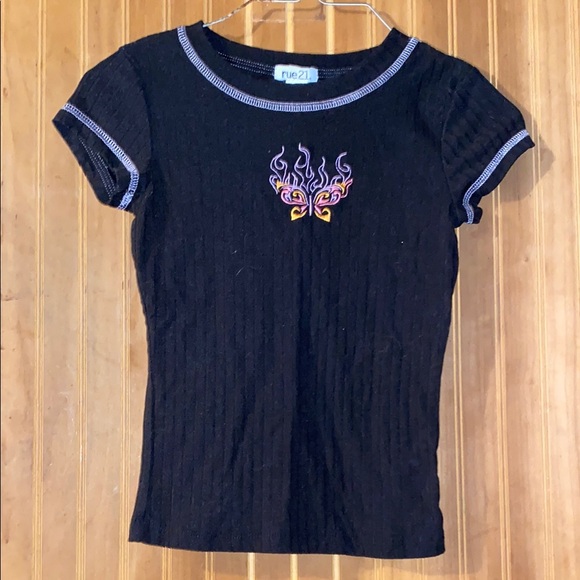 Rue21 Tops - Rue21 Graphic crop top